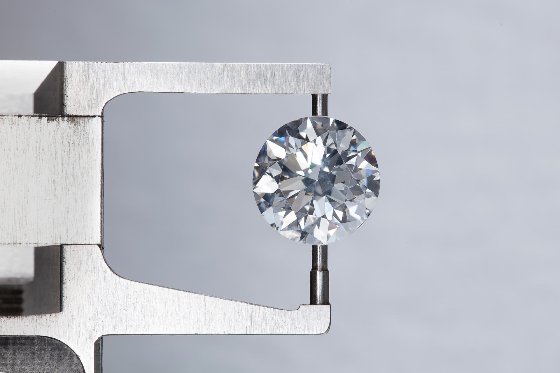 Expertise gemmologique diamant à Saint-Maur-des-Fossés